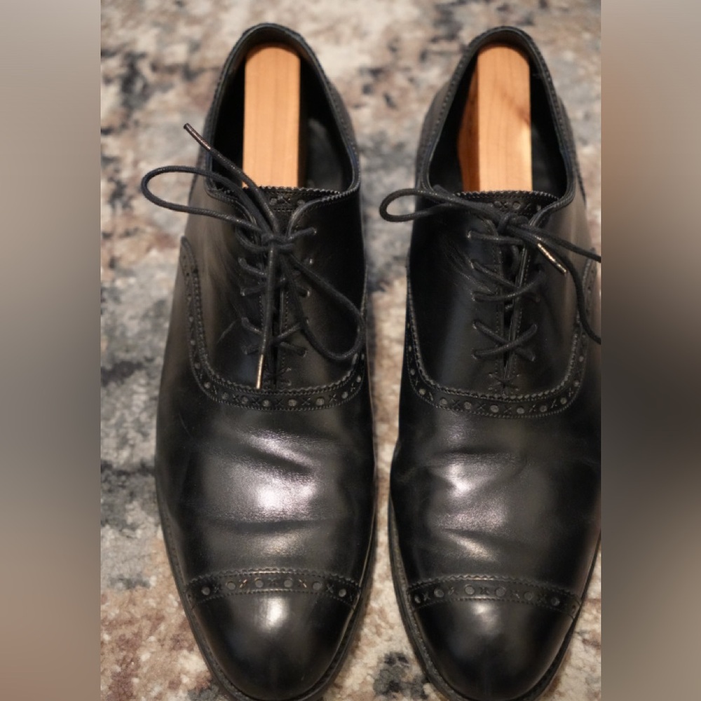 Barker Black Brogues size 9.5 US. Beautiful shoes with extreme detail.